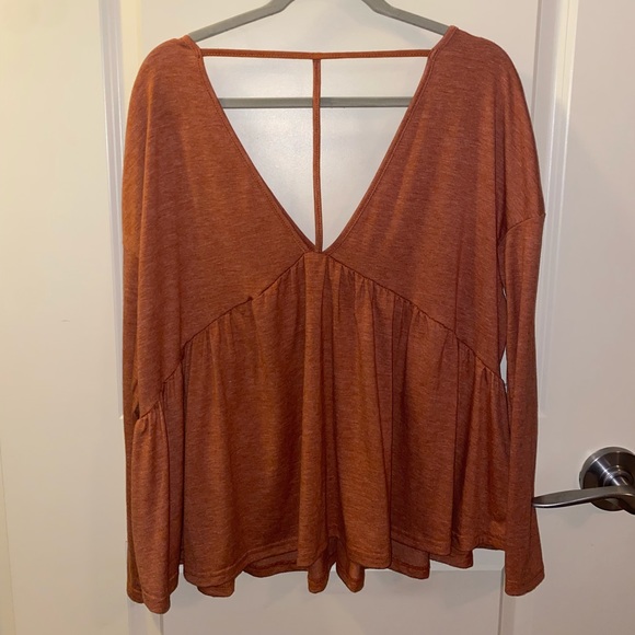 $10!!! SHEIN FLOUNCY TOP - Picture 2 of 3